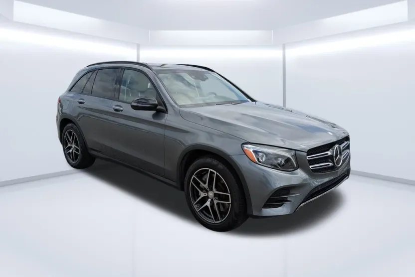 2016 Mercedes Benz GLC 300 4MATIC photo 1