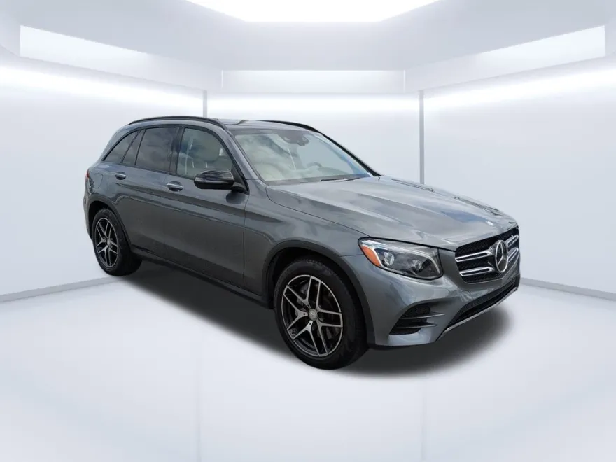 2016 Mercedes Benz GLC 300 4MATIC photo 1