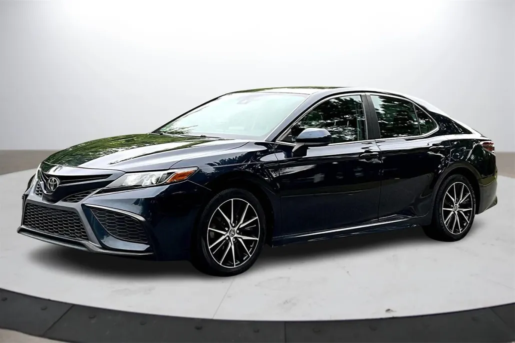 2021 Toyota Camry SE photo 1
