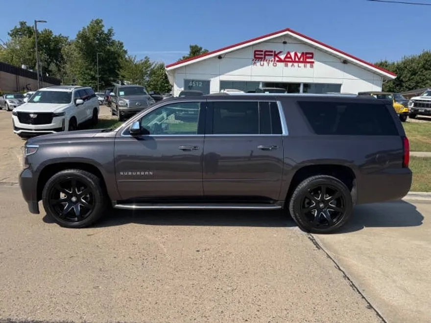 2017 Chevrolet Suburban Premier photo 1