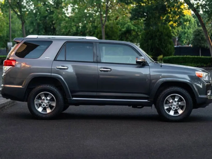 2013 Toyota 4Runner photo 1