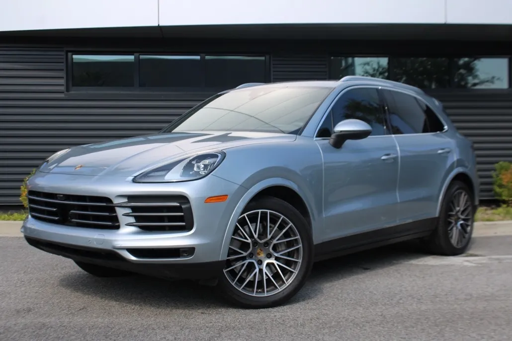 2021 Porsche Cayenne S photo 1
