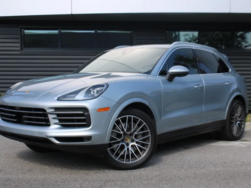 2021 Porsche Cayenne S photo 1
