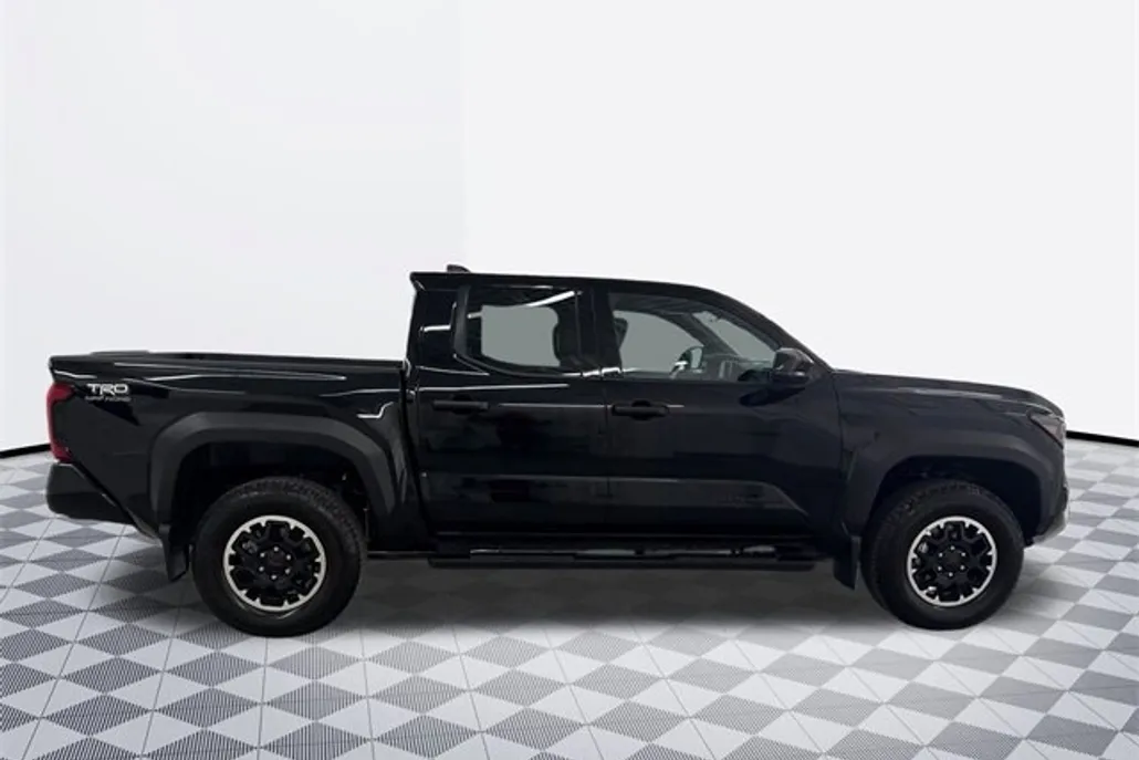 2025 Toyota Tacoma TRD Off-Road photo 1
