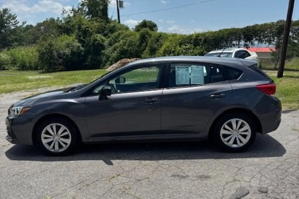 2022 Subaru Impreza Base photo 1
