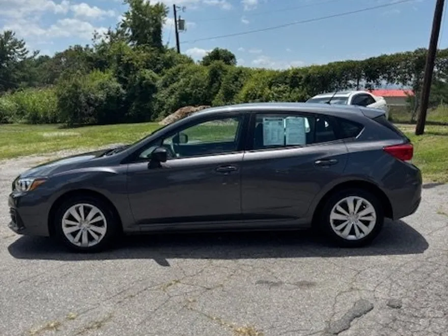2022 Subaru Impreza Base photo 1