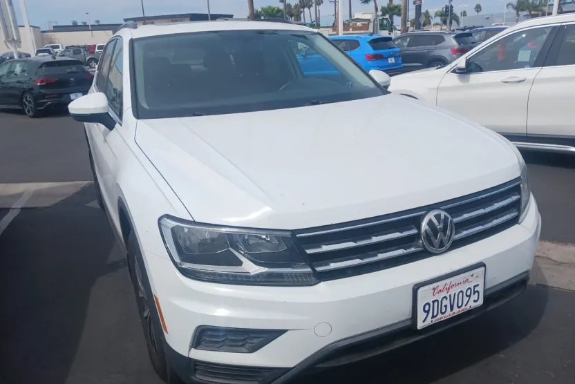 2021 Volkswagen Tiguan SE photo 1
