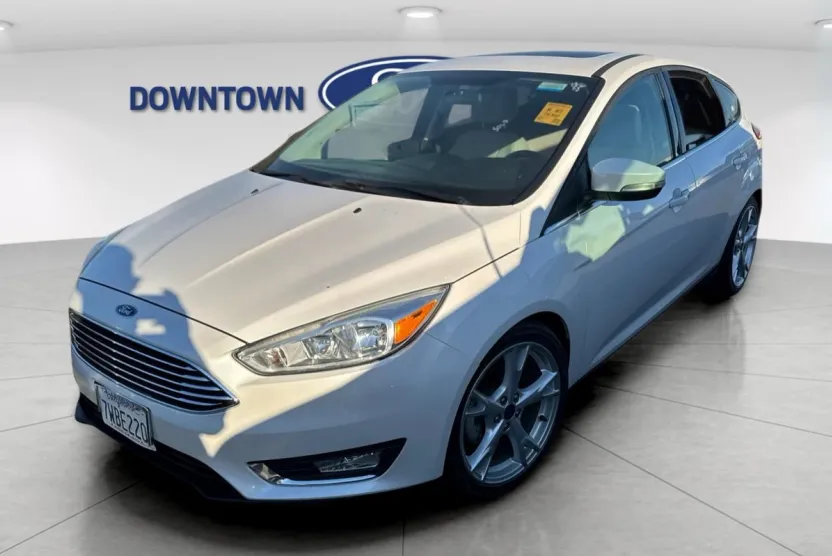 2016 Ford Focus Titanium photo 1