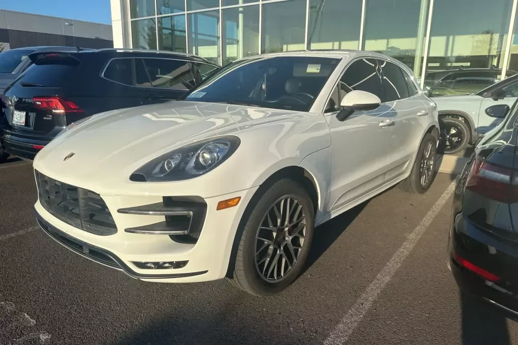 2015 Porsche Macan Turbo photo 1