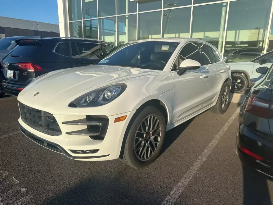2015 Porsche Macan Turbo photo 1