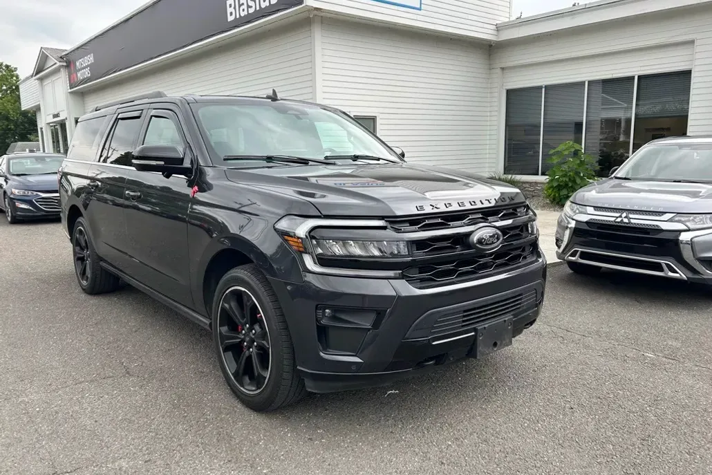 2022 Ford Expedition MAX Limited photo 1