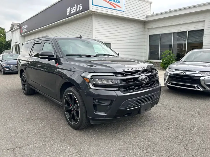 2022 Ford Expedition MAX Limited photo 1