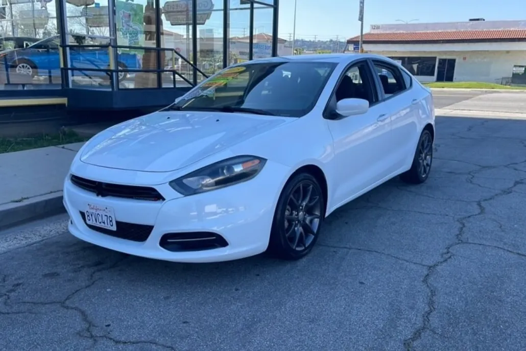 2015 Dodge Dart SE photo 1