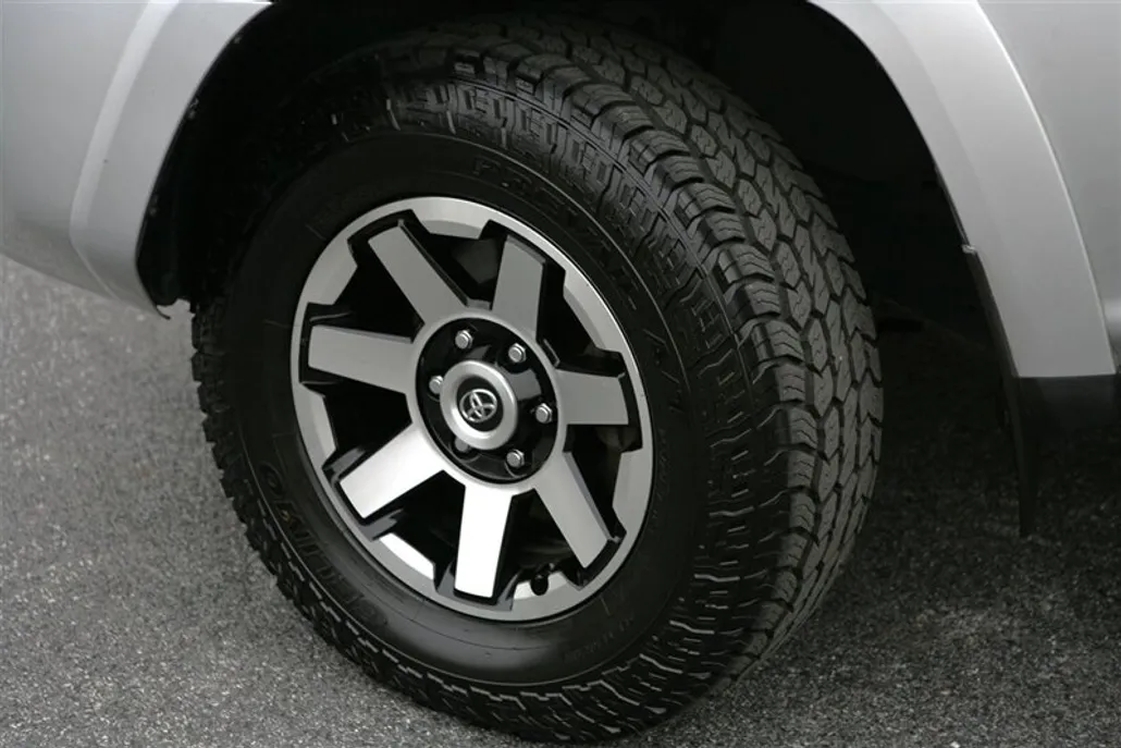 2020 Toyota 4Runner TRD Off-Road Premium photo 1
