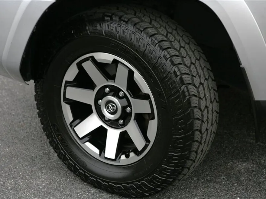 2020 Toyota 4Runner TRD Off-Road Premium photo 1