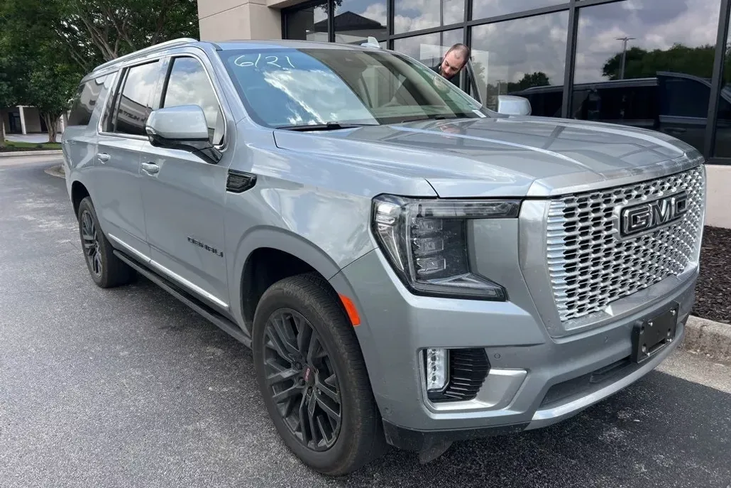 2024 Gmc Yukon XL Denali photo 1