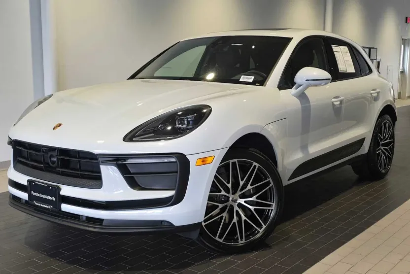 2024 Porsche Macan Base photo 1