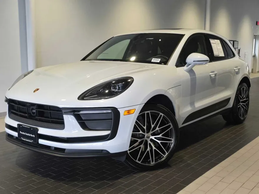2024 Porsche Macan Base photo 1