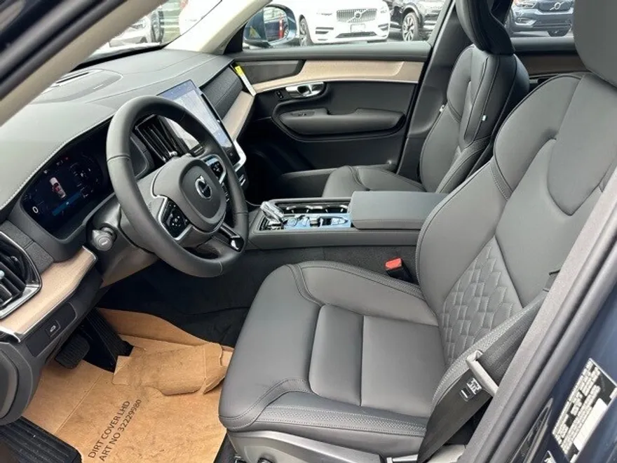 2026 Volvo XC90 B5 Plus photo 1