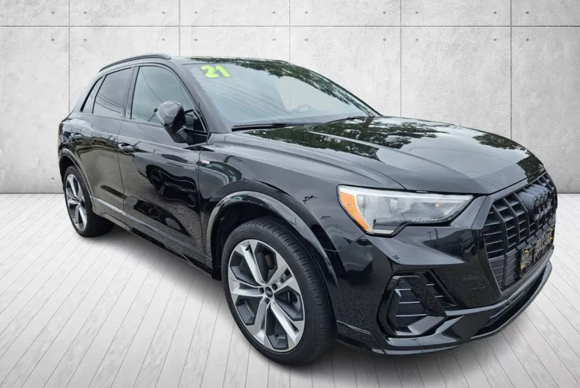 2021 Audi Q3 45 TFSI S line Premium photo 1