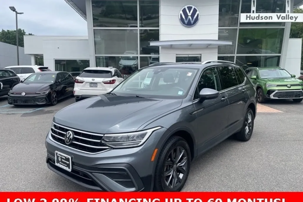 2022 Volkswagen Tiguan SE photo 1