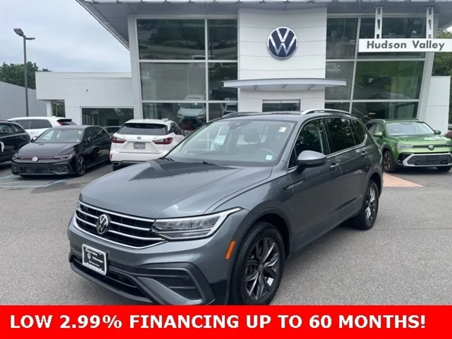 2022 Volkswagen Tiguan SE photo 1