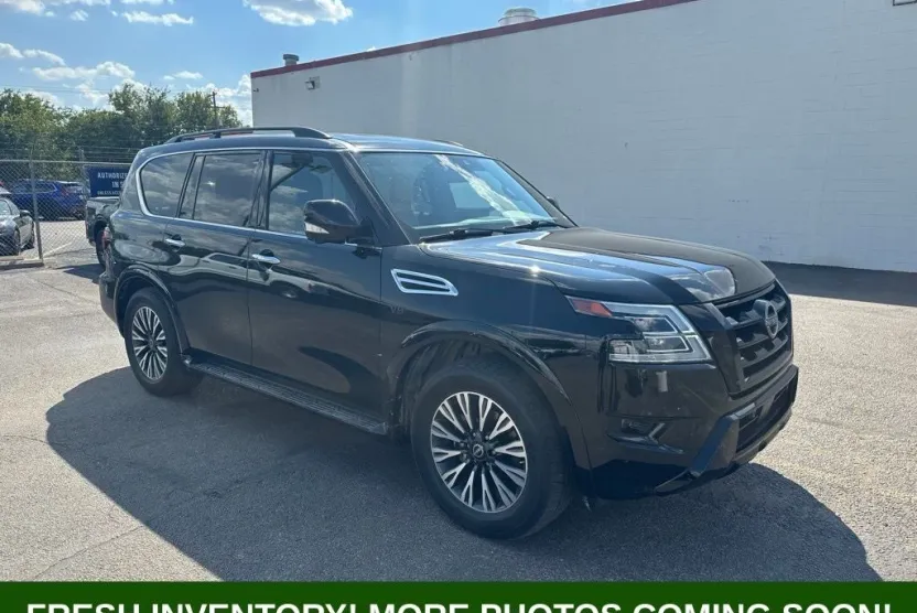 2022 Nissan Armada SL photo 1