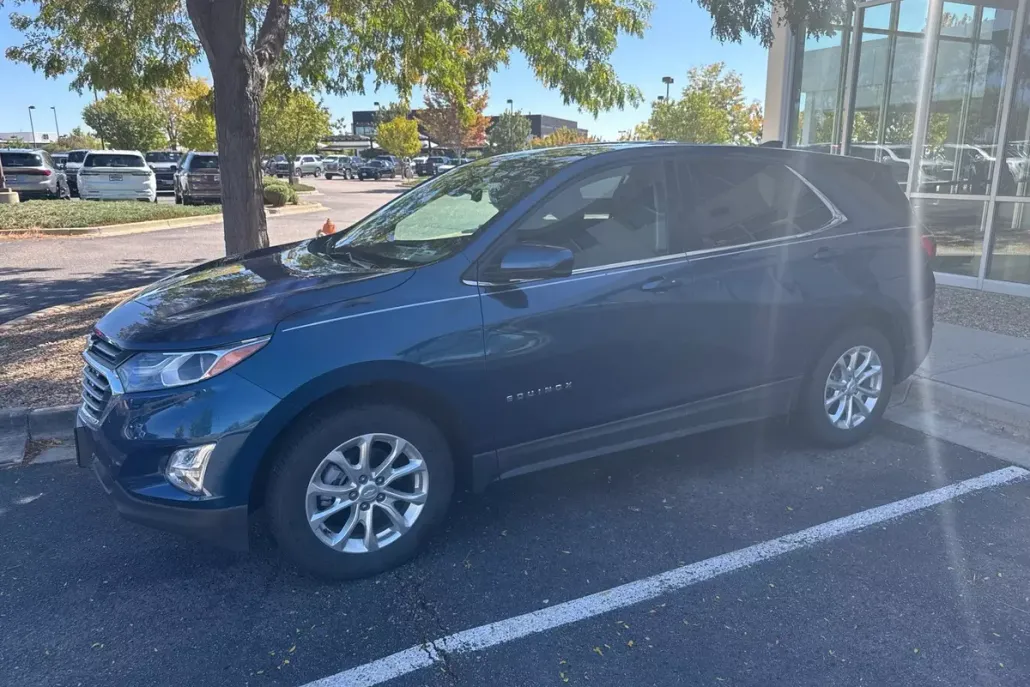 2020 Chevrolet Equinox LT photo 1