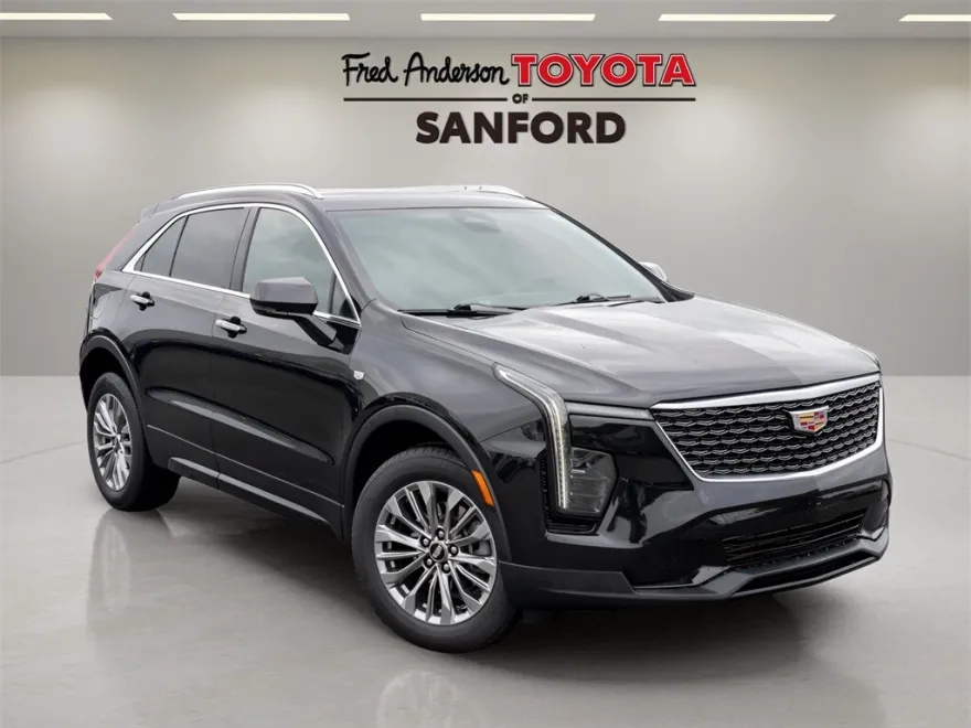 2024 Cadillac XT4 Premium Luxury photo 1