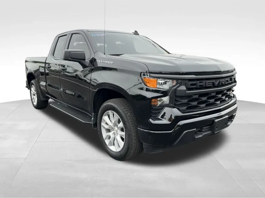 2024 Chevrolet Silverado 1500 Custom photo 1
