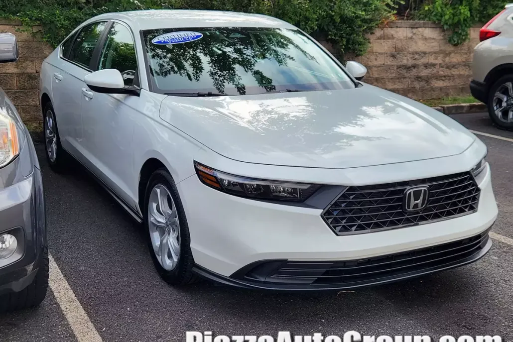 2023 Honda Accord LX photo 1