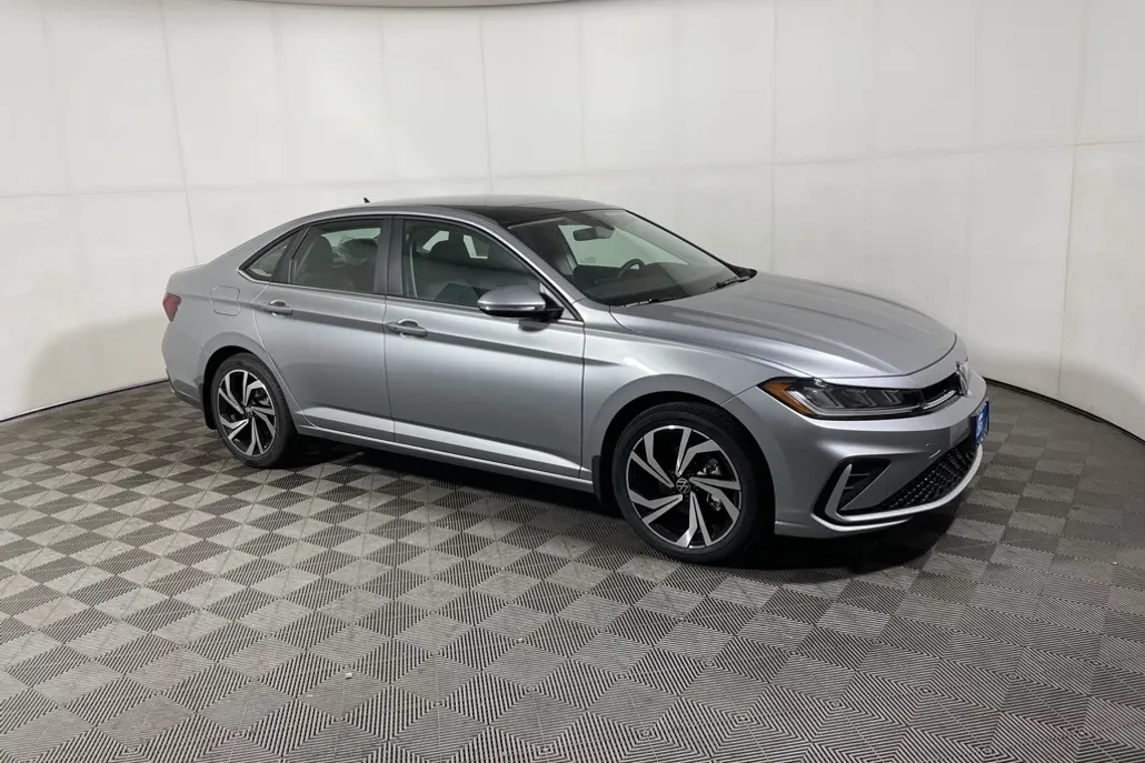 2025 Volkswagen Jetta 1.5T SEL photo 1