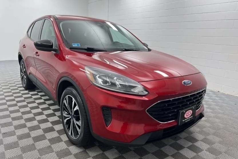 2021 Ford Escape SE photo 1