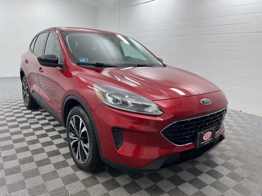 2021 Ford Escape SE photo 1
