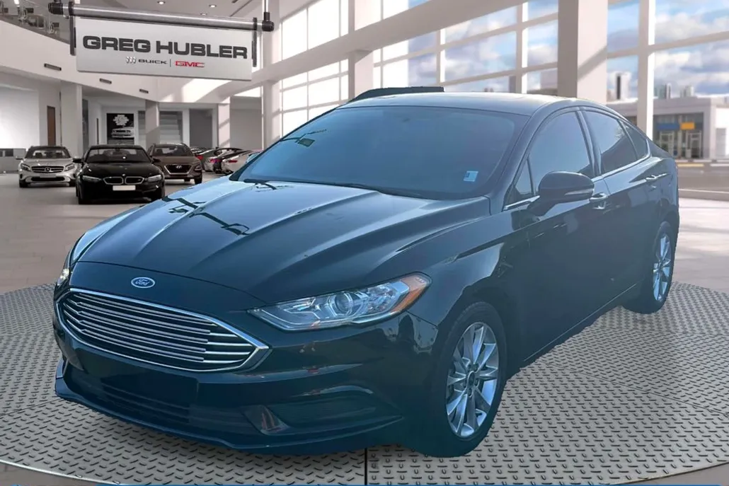 2017 Ford Fusion SE photo 1