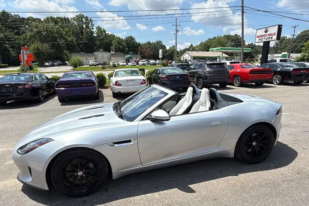 2018 Jaguar F-TYPE Base photo 1
