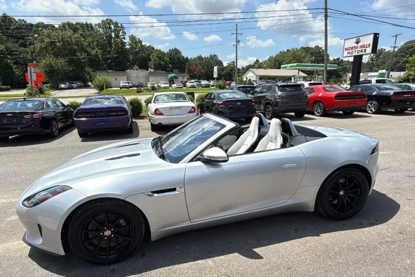 2018 Jaguar F-TYPE Base photo 1