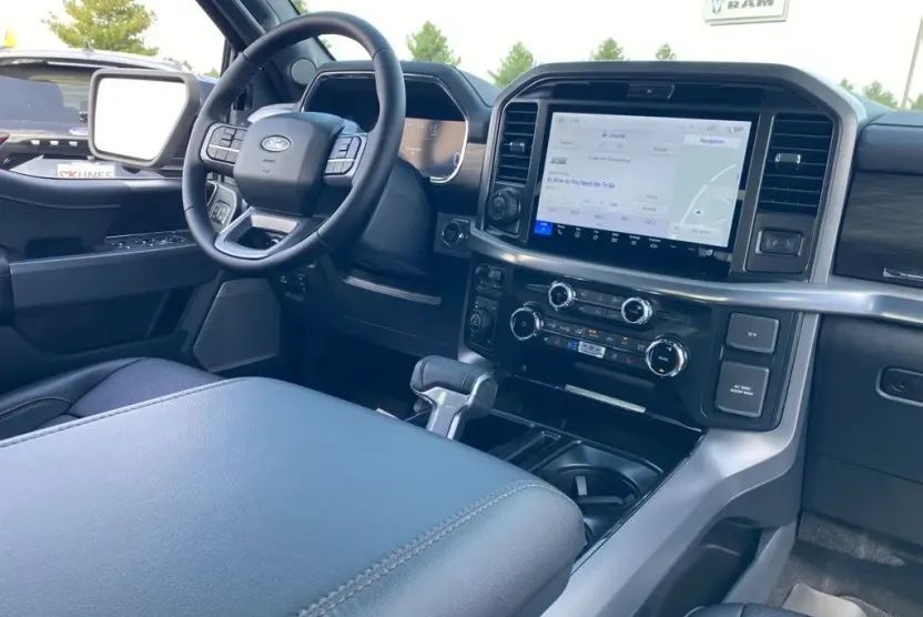 2025 Ford F-150 Lariat photo 1