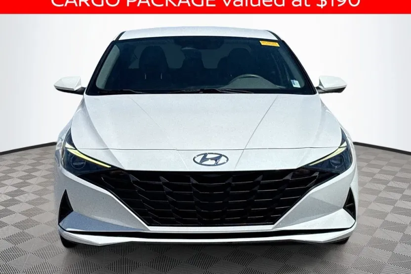 2021 Hyundai Elantra SEL photo 1