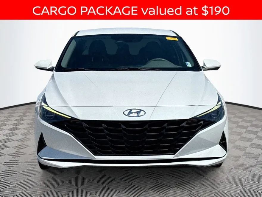 2021 Hyundai Elantra SEL photo 1