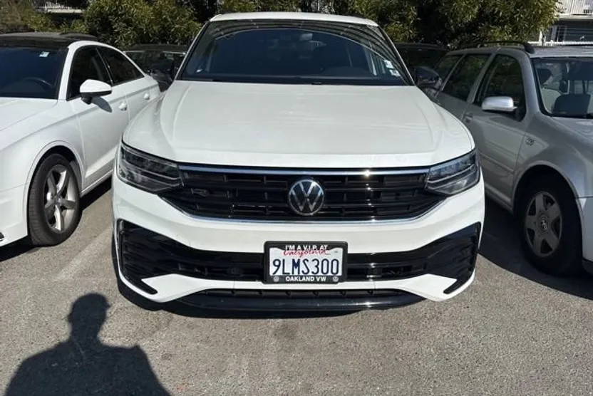 2024 Volkswagen Tiguan SE R-Line Black photo 1