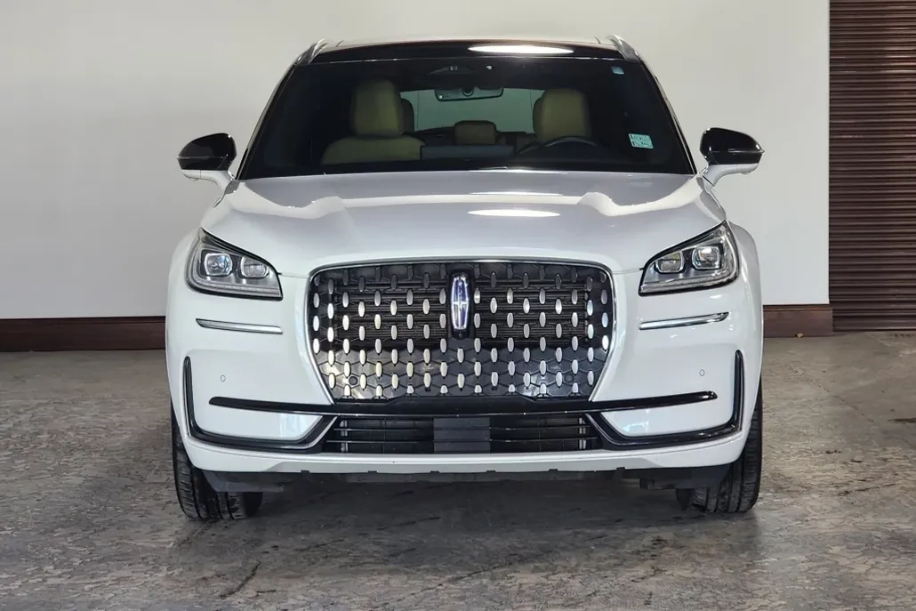 2023 Lincoln Corsair Grand Touring photo 1