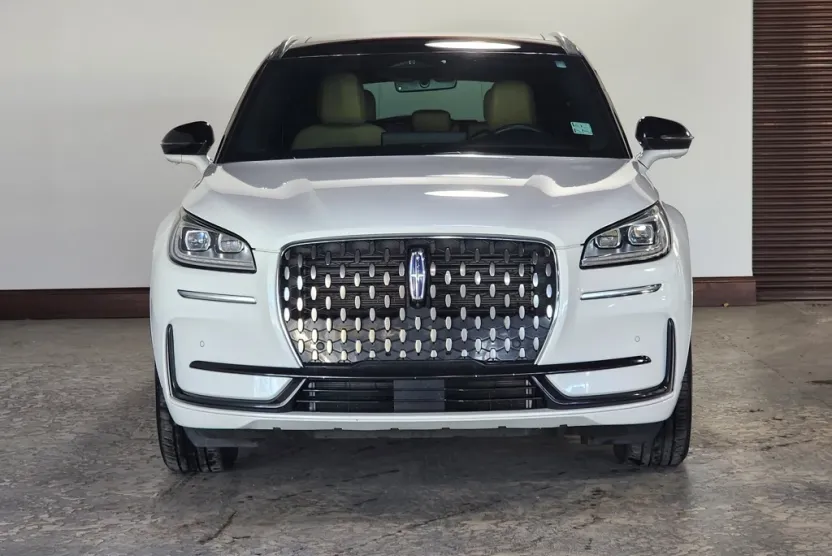 2023 Lincoln Corsair Grand Touring photo 1