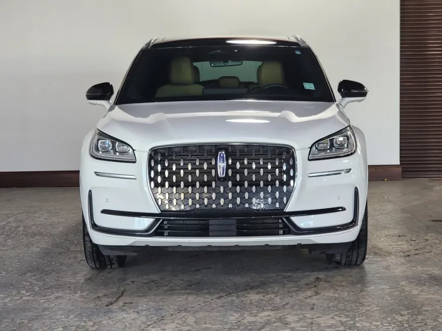 2023 Lincoln Corsair Grand Touring photo 1