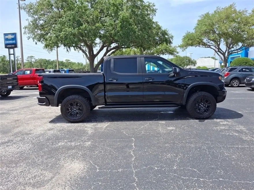 2023 Chevrolet Silverado 1500 ZR2 photo 1