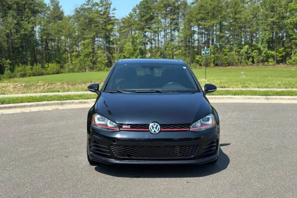 2016 Volkswagen Golf GTI S photo 1