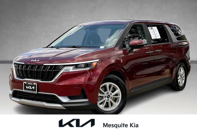 2024 Kia Carnival LX photo 1