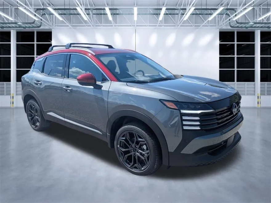 2025 Nissan Kicks SR photo 1