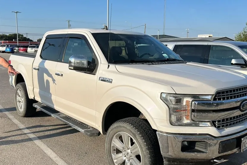 2019 Ford F-150 Lariat photo 1