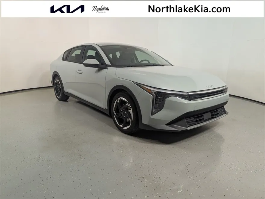 2025 Kia K4 EX photo 1